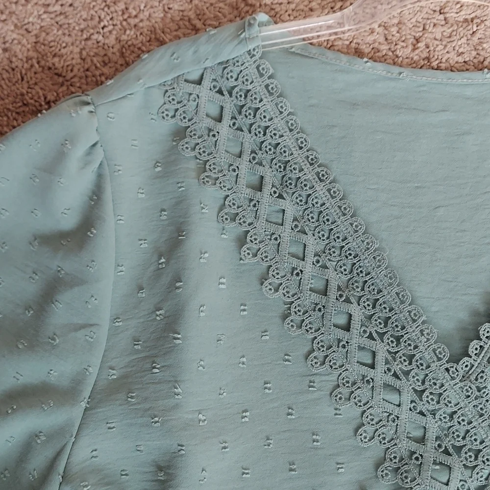 New. Elegant blouse. Size 2XL - Picture 2 of 6